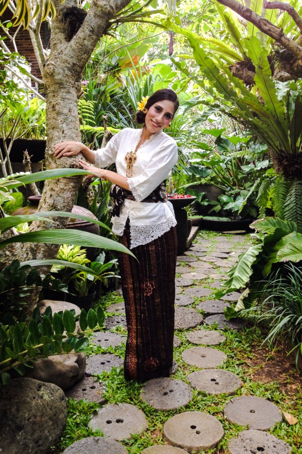 Balinese Traditional Clothing.jpg